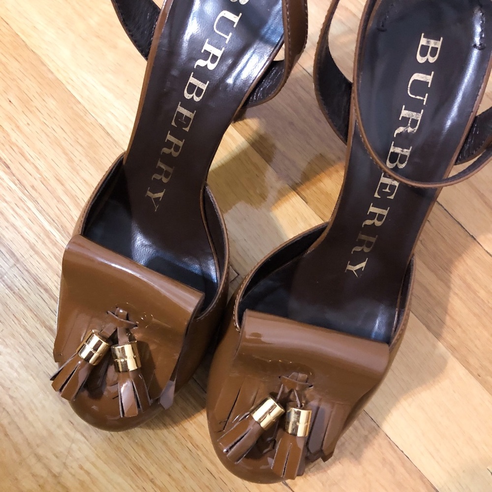 Burberry patent leather tassels slides - Picture 6 of 8